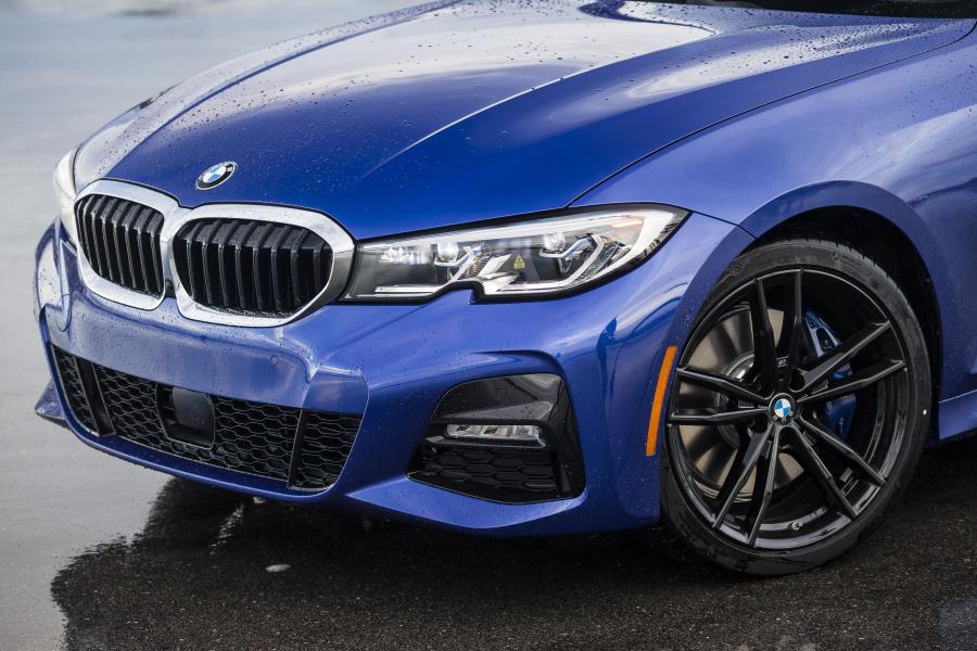 Детали экстерьера BMW 330i M Sport (G20) 2019 года  (NA) (фото 6 из 8)